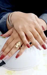 کاشت ناخن ۲۵۰ تومن