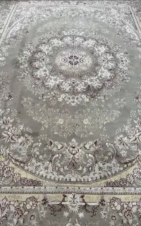 یک تخته فرش ۱۲ متری طوسی طرح سلطنتی