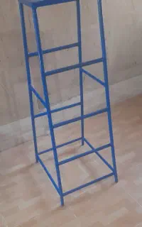 چهارپایه فلزی
