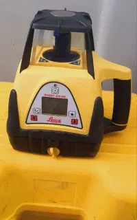 دوربین تسطیح لیزری لایکا leica 420 dg