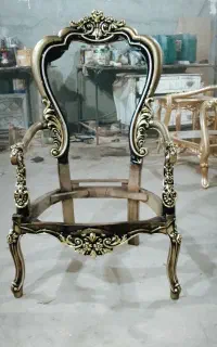 رنگ آمیزی مبلمان و مصنوعات چوبی
