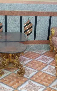 یک دست مبل با نهارخوری