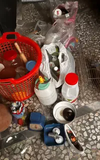 تخته وایت برد ودسته گل یاس جاودان