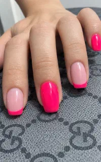 کاشت ناخن ۶۵۰