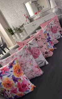 ست کوسن و رومیزی و پرده صورتی