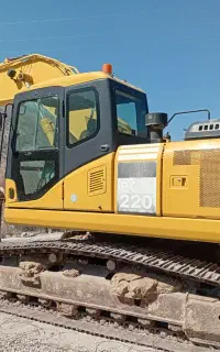 اجاره بیل مکانیکی ۲۲۰