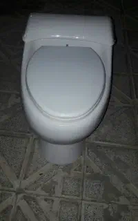 توالت فرنگی اریا سرام دست دوم