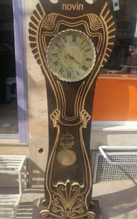 ساعت  ایستاده