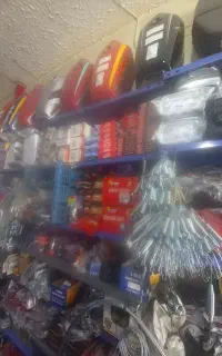 فروشنده خانم