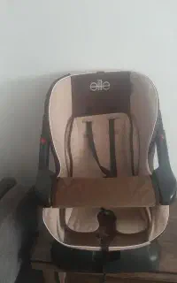 صندلی ماشینی کودک و میز تلوزیون