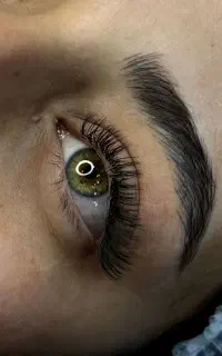 اکستنشن تخصصی مژه و لیفت مژه و ابرو