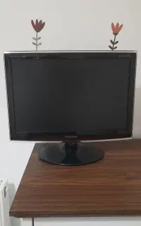 مانیتور Samsung  سایز 19 اینچ / بسیار سالم