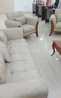 مشاور خانم برای املاک آشنا به فضای مجازی