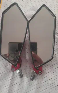 اینه موتور اسپرتی