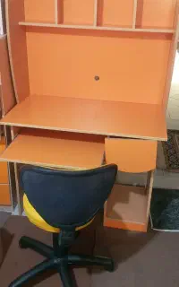 میز تحریر و صندلی چرخ دار