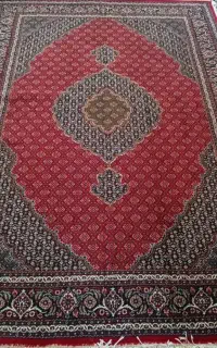 فرش و پشتی کار کرده