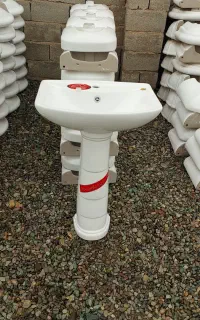 روشوی‌چینی پایه دار