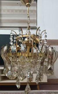 لوستر هال