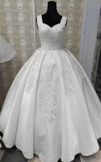 4عدد لباس عروس بفروش میرسد