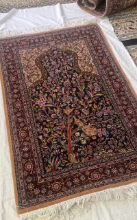 دو عدد قالیچه طرح اردیبهشت