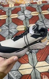 کفش اصل و استوک