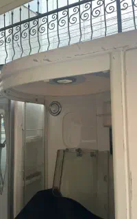 وان و حمام استاده