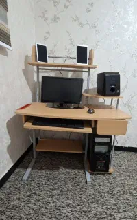 میز کامپیوتر و مطالعه