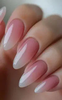 نیازمند مدل برای کاشت ناخن