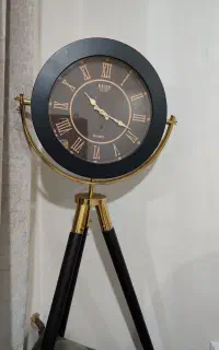 ساعت ایستاده