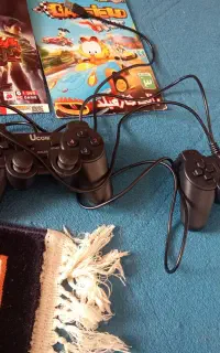 دسته بازی و cdکامپیوتر 4بازی تخفیف ویژه باتخفیف