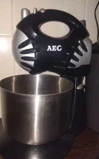 همزن برقی کاسه ای