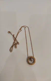 فروش یه گردنی طلا در حد نو و خیلی کم استفاده شده