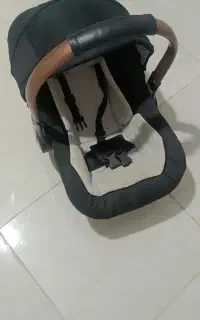 کریر نوزاد کاملا سالم