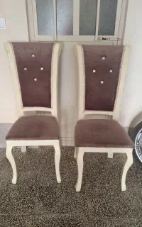 دوعدد صندلی چوبی