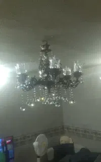 یک لوستر ۶ شاخه