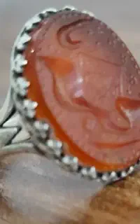 انگشتر عقیق  با حکاکی دست‌نویس بسیار نفیس