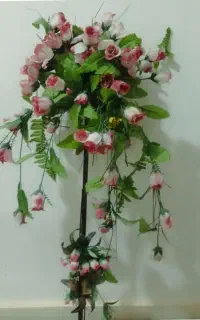 گل اویز با پایه فلزی