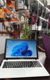 لپ تاپ استوک برند Asusهفت هسته ای گرافیک دار