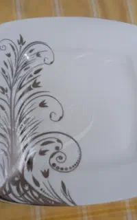 ۱۷ عدد بشقاب و یک  سوپ خوری  ‌‌‌‌