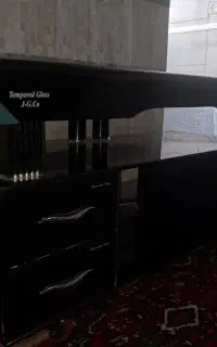 میز تلوزیونی شیشه ای