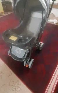 یک عدد کالسکه بچه در حد نو
