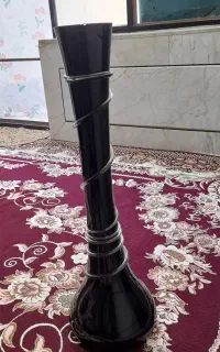 گلدان شیشه ای سیاه