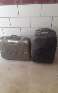دوعدد چمدان به قیمت ارزان فروخته میشود