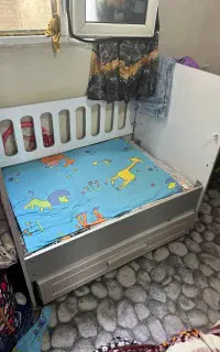 تخت کودک و دروار