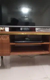 میز تلویزیون در حد نو