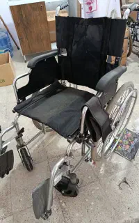 دو عدد ویلچر و یک عدد تخت یک شکن بیمار به فروش