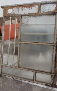 فروش یک عدد پنجره جاکولری دار