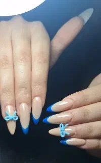 خدمات کاشت ناخن