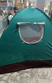 چادر مسافرتی میله ای هست نفره ، چهار نفر خواب