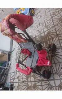 یک عدد کالسکه در حد نوه